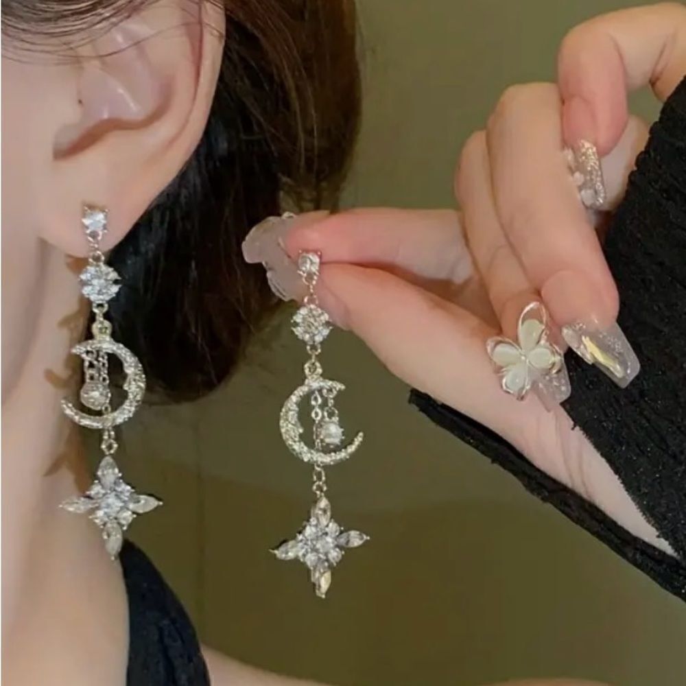 🌈 NEW stunning silver crystal dangle celestial dangle earrings 🌈